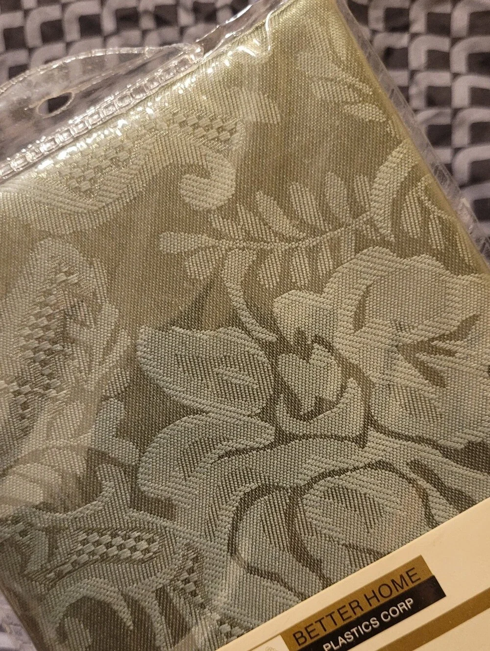 NEW Better Home Plastics Corp Fabric Damask Napkins 3 Packs of 2 (6 Napkins)